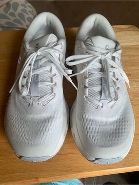 On Cloud Cloudrunner Running Women's White Athletic Lace-Up Sneakers
